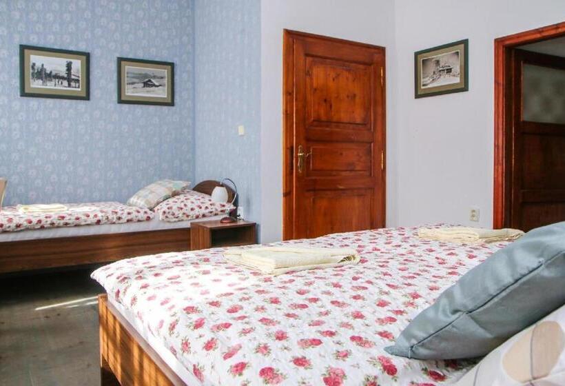 4인용 스탠다드 룸, Mini Hotel Abraka & Apartments