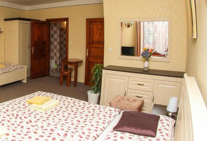 4인용 스탠다드 룸, Mini Hotel Abraka & Apartments