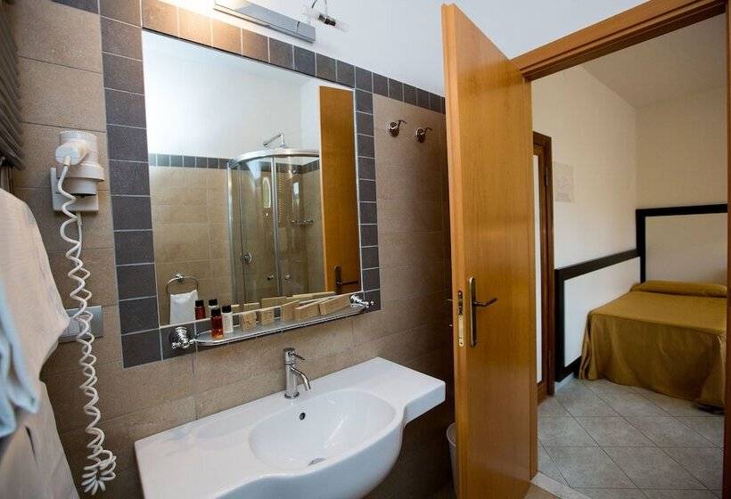 Habitación Estándar, Roccaporena