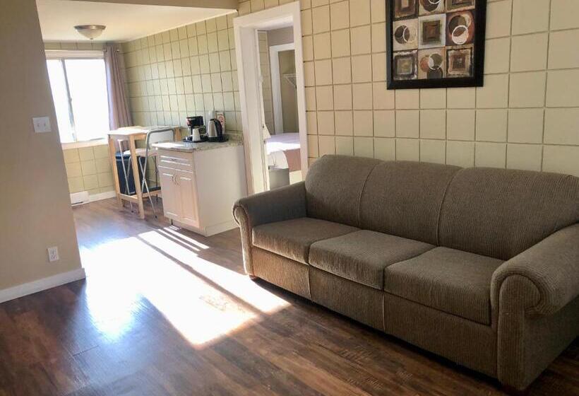 Люкс Повышенной Комфортности, Canterbury Inn