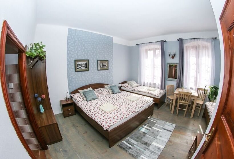4인용 스탠다드 룸, Mini Hotel Abraka & Apartments