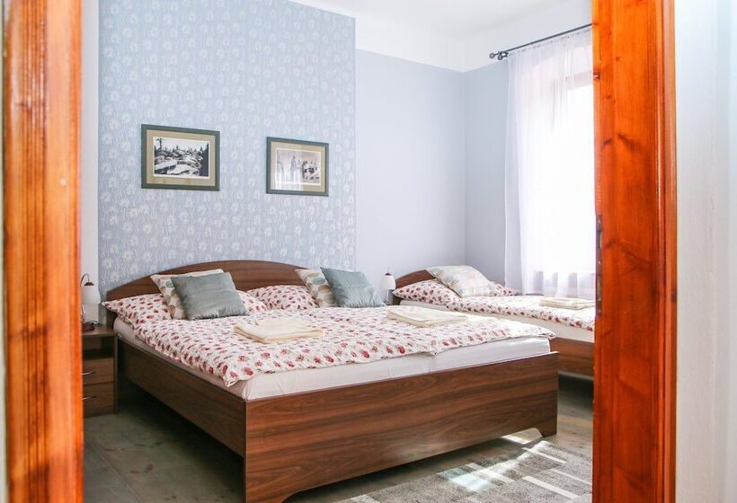 4인용 스탠다드 룸, Mini Hotel Abraka & Apartments