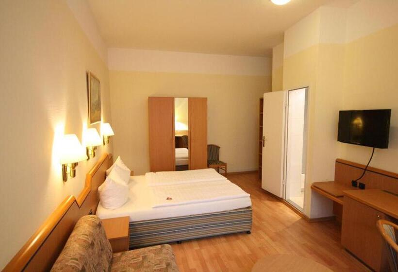 اتاق استاندارد چهار تخته, Altstadt