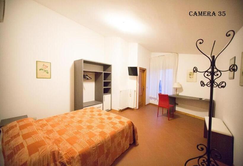 اتاق استاندارد سه نفره, I Tigli Albergo Diffuso