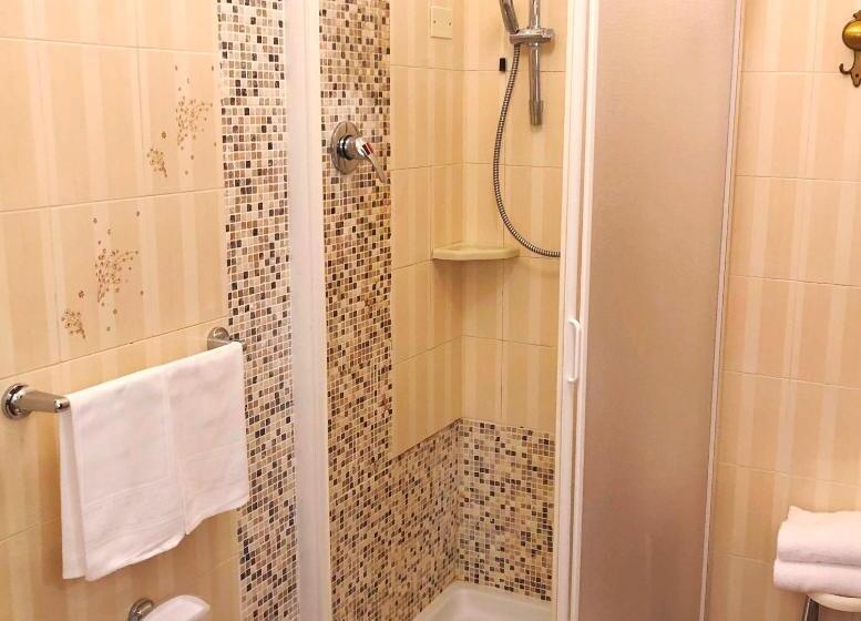اتاق اکونومی, Signa