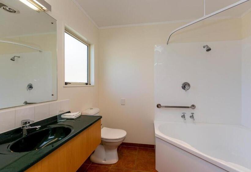 이그제큐티브 스튜디오, Aspen Court Motel Taihape