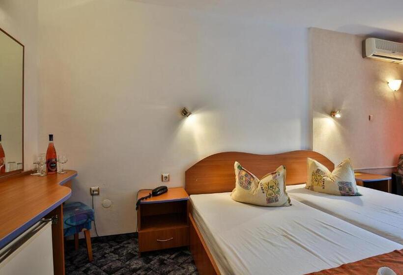 Номер Стандарт с Балконом, Kamchia Park Hotel   All Inclusive & Free Parking