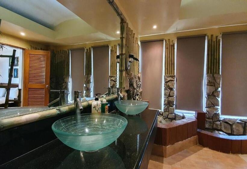 סוויטה דלוקס, Pinjalo Resort Villas   Jade Hill Project Property Development