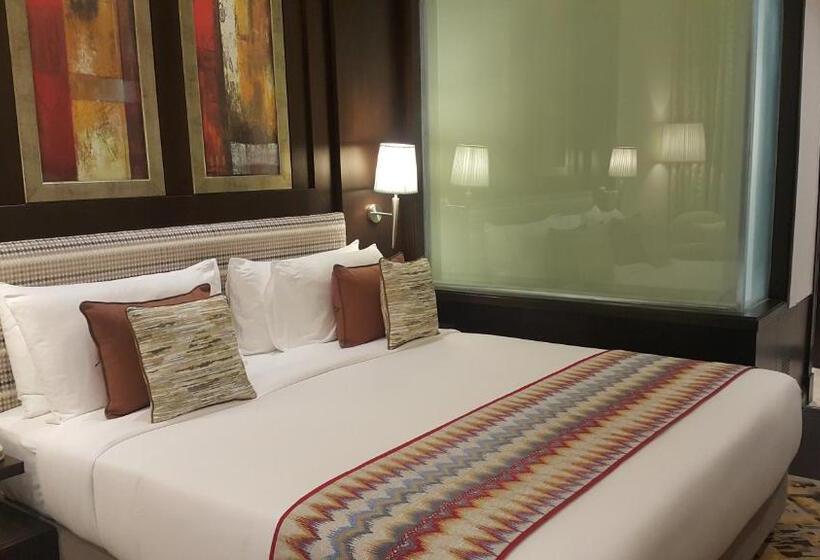 Номер бизнес-класса, Radisson Noida