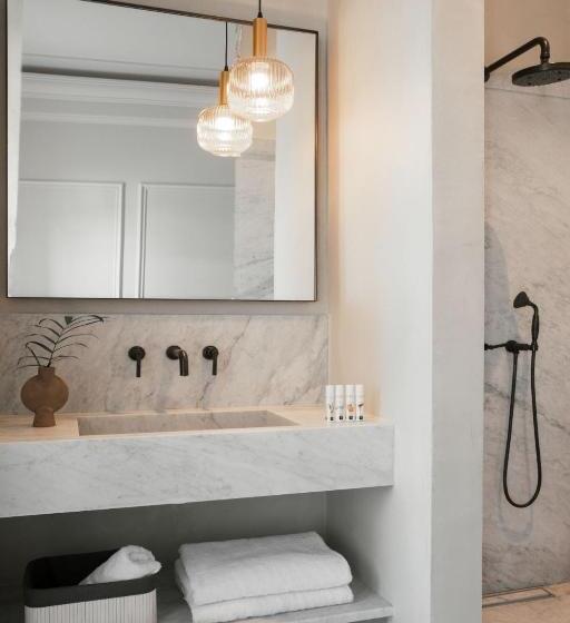اتاق لوکس با بالکن, Castro Hotel Syros