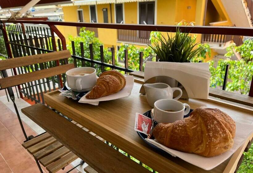 Pokój Czteroosobowy Standard, Oltremare Rooms Agropoli
