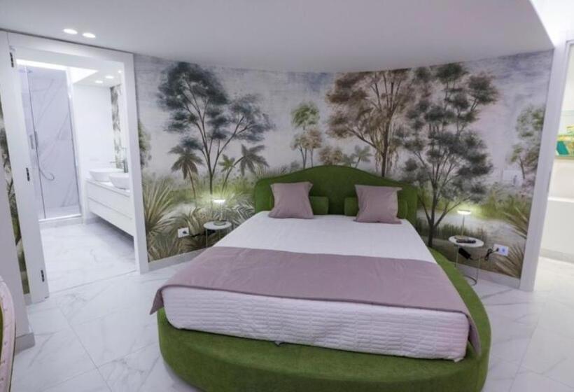 Номер Deluxe Кровать Кинг, Marinisa Suite Luxury Room