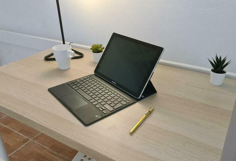 スタンダードルーム, The Wave Temple