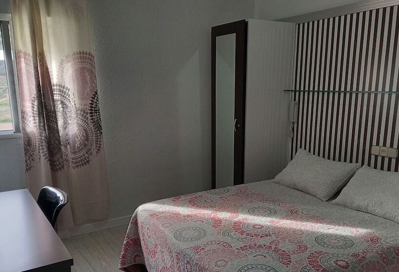 Номер Стандарт, Hostal Fuente Del Pino