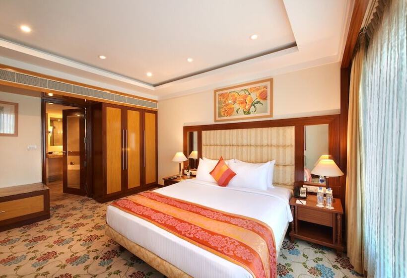 سوییت لوکس, Accord Puducherry