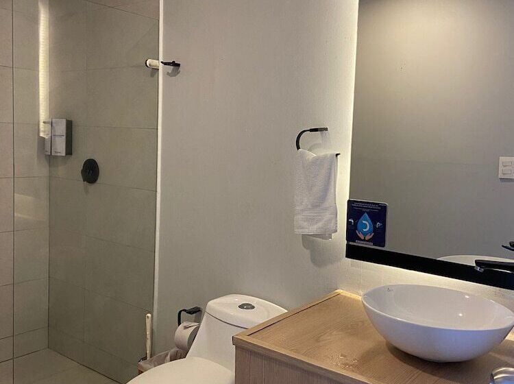 共用房间的床, Dreamer Beach Club