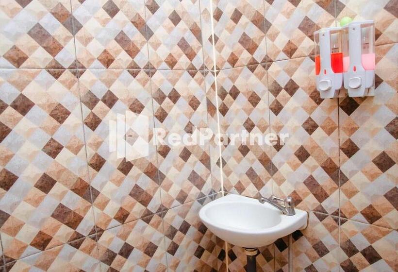 经济房, Flamboyan Asri Syariah Mitra Reddoorz Near Kampung Inggris Pare