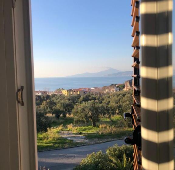 اتاق استاندارد با چشم‌انداز دریا, B&b La Marinella