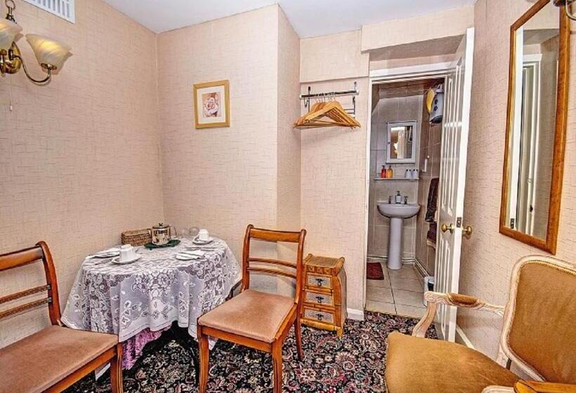 اتاق استاندارد, Number One Guesthouse