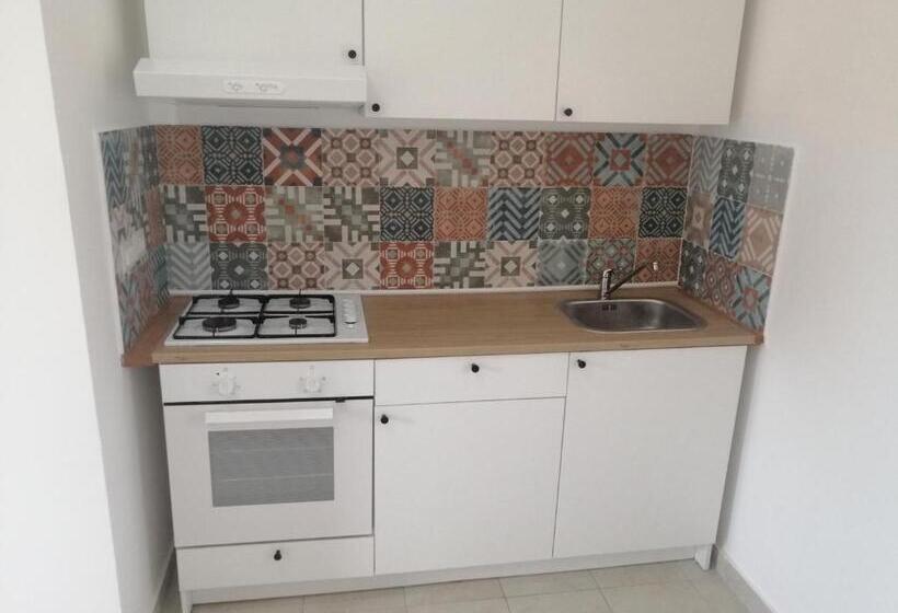 آپارتمان 1 خوابه همکف, Villa Theresa