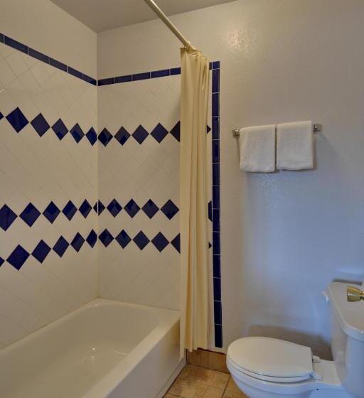 Номер Deluxe, American Executive Inn Mesa