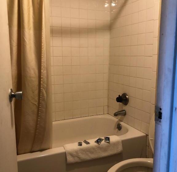 带2个双人床的标准工作室, Americas Best Inn   Savannah I 95