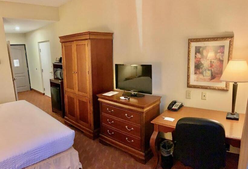 Номер Стандарт, Spark By Hilton Woodbridge