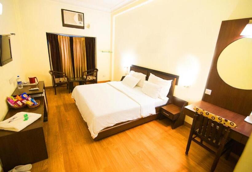 اتاق لوکس سه تخته, Hong Kong Inn