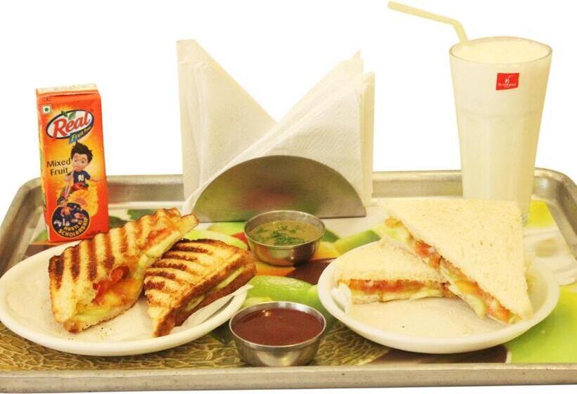 اتاق لوکس خانوادگی, Hong Kong Inn
