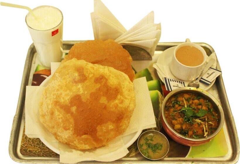 اتاق لوکس سه تخته, Hong Kong Inn