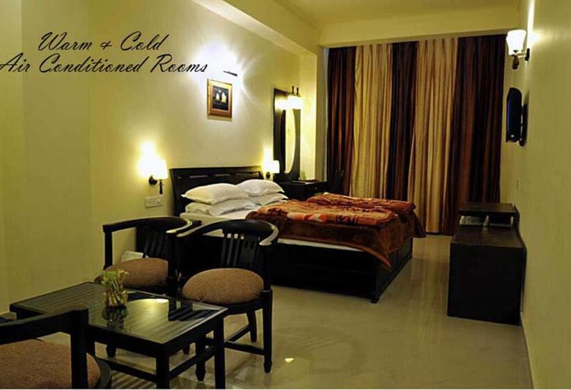 اتاق لوکس سه تخته, Hong Kong Inn