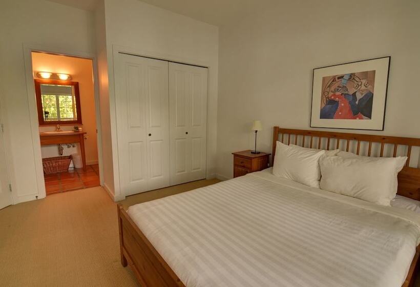 디럭스 스위트 킹 침대, Waters Edge Shoreside Suites
