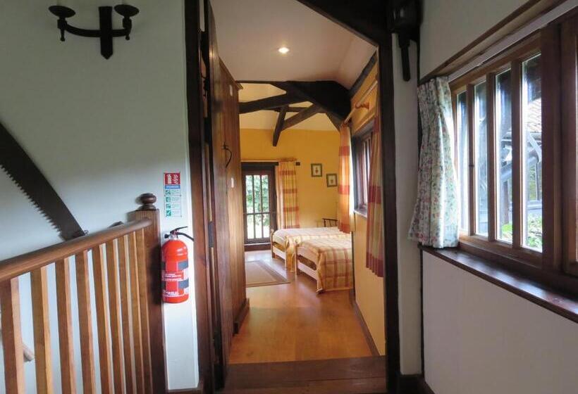 Семейный Номер Вид на Сад, Combe Lancey Farmhouse B&b