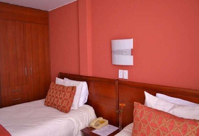 Номер Стандарт Трехместный, La Carolina Inn