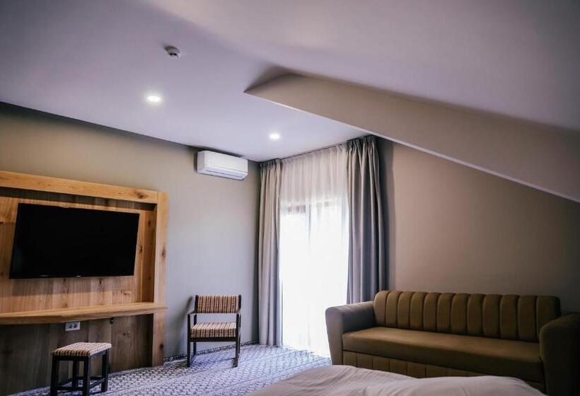 주니어 스위트 발코니, Popasul Domnesc  Resort& Spa  Voronet Vue