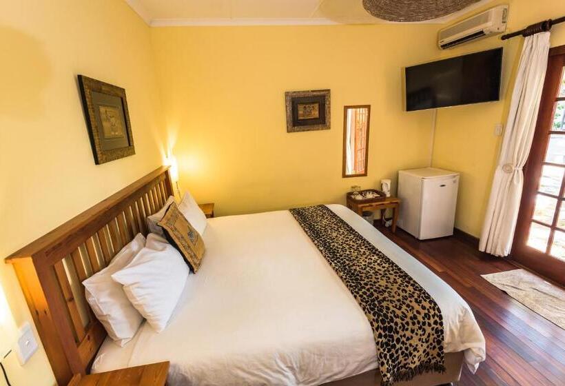 اتاق لوکس با وان آب گرم, French Lodge International