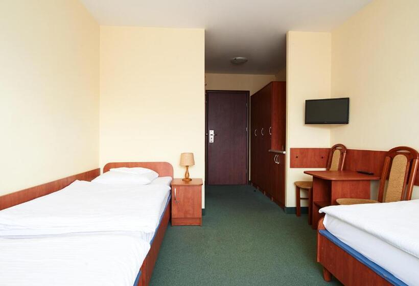 Номер Стандарт Трехместный, Obiekt Hotelarski Patron