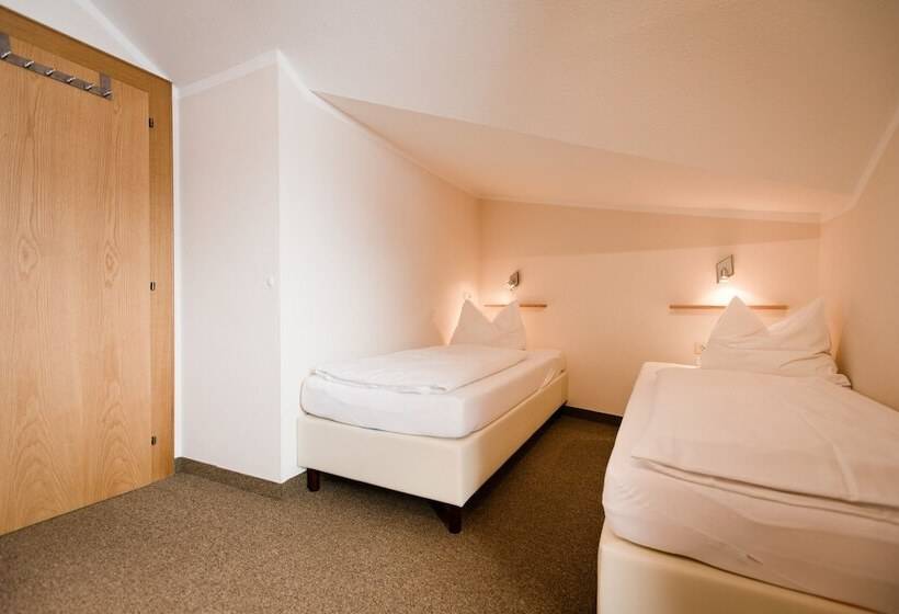 Апартаменты Superior 3 Спальни, Aparthotel Dorfplatzl Garni