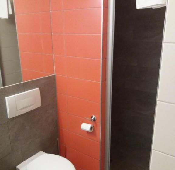 标准三人间, Jufa Hotel Graz Süd