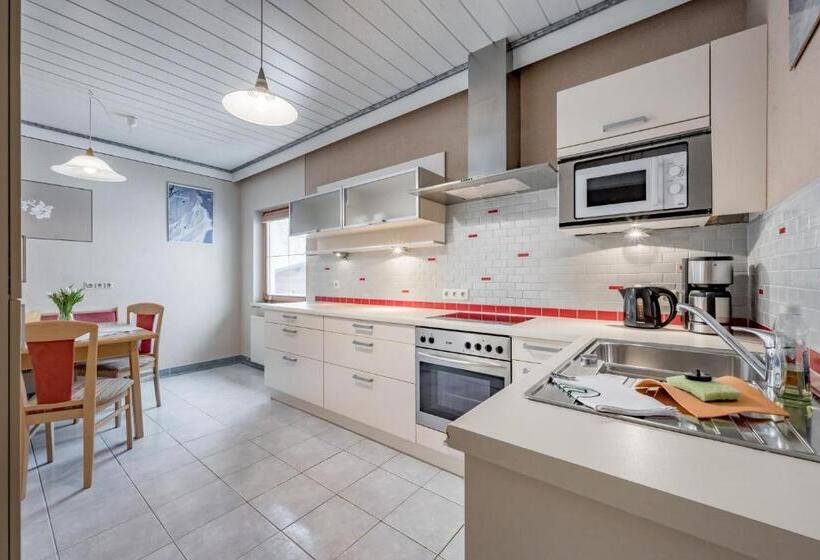 Апартаменты 1 Спальня Нижний Этаж, Landhaus Edelweiss