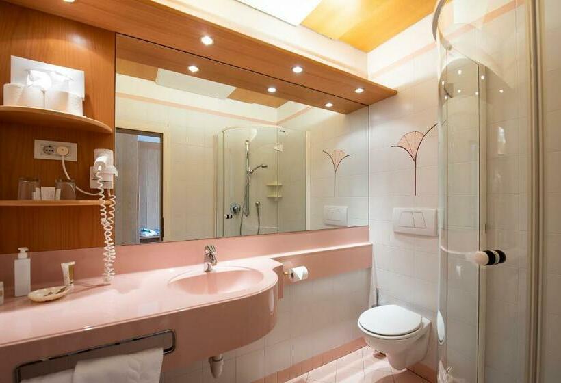Номер Стандарт с Балконом, Glanzhof Hotel & Apartments