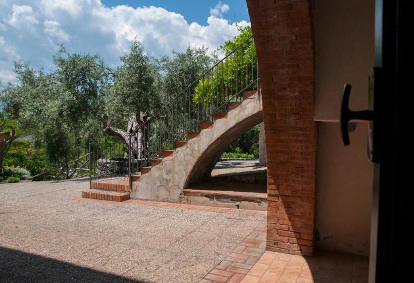 经济房, Antico Borgo Etneo Agriturismo