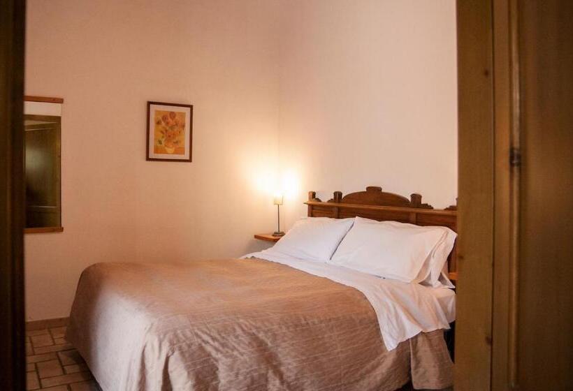 اتاق اکونومی, Antico Borgo Etneo Agriturismo