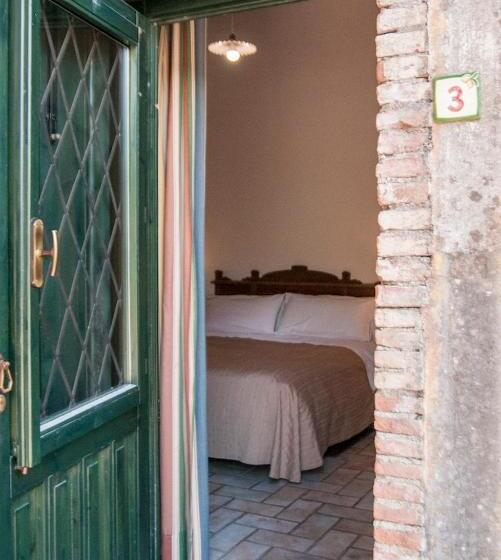 اتاق اکونومی, Antico Borgo Etneo Agriturismo