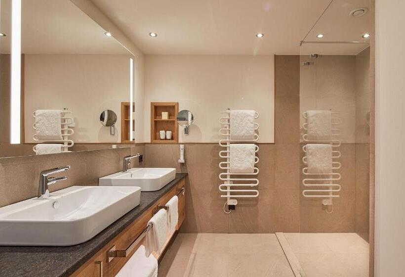 Superior suite with balcony, Laschenskyhof Hotel & Spa