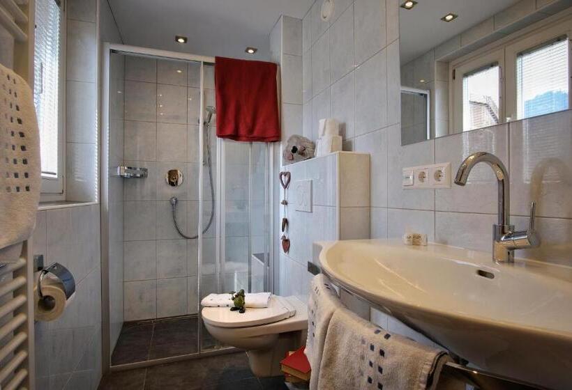 Люкс Вид на Горы, Seehotel & Seeapartments Kärntnerhof  Direkt Am See!