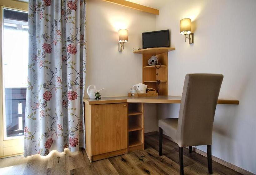 Люкс Кровать Кинг, Seehotel & Seeapartments Kärntnerhof  Direkt Am See!