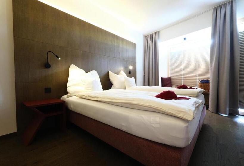 Апартаменты 1 Спальня Нижний Этаж, Seehotel & Seeapartments Kärntnerhof  Direkt Am See!