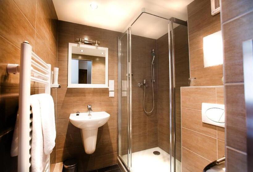 Номер Стандарт, Burghotel Nürnberg