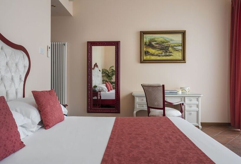 اتاق استاندارد سه نفره, Mayer & Splendid – Wellness E Spa